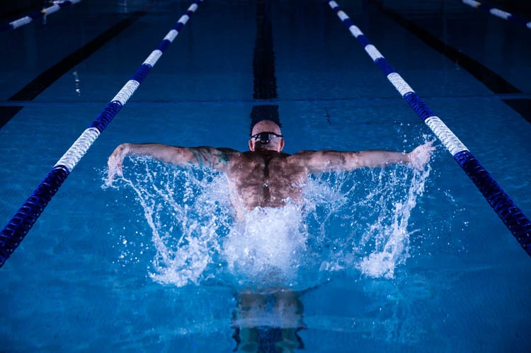A Guide To Surviving Early Morning Swim Practice